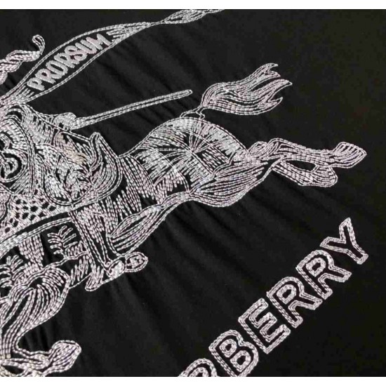 Burberry    T-shirt BUY0107