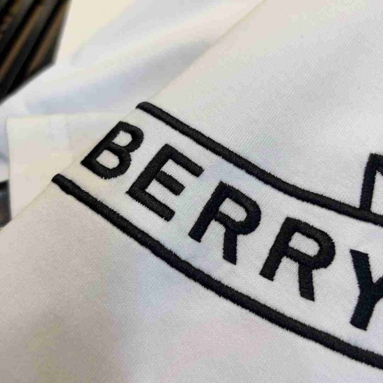 Burberry     T-shirt BUY0112