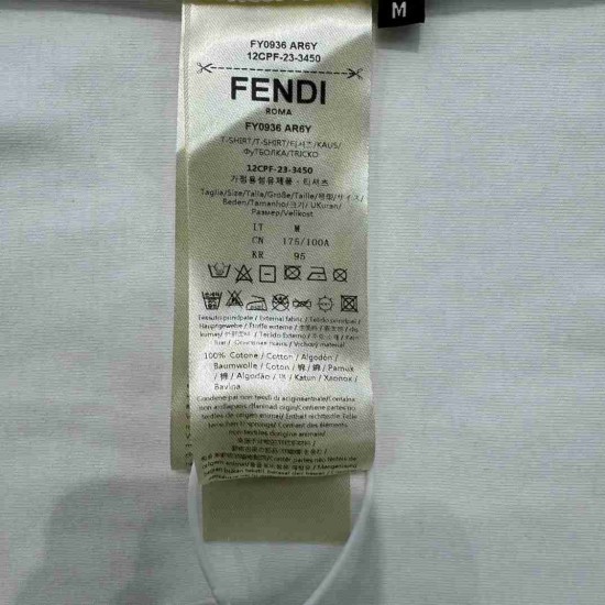 Fendi        T-shirt FEY0094
