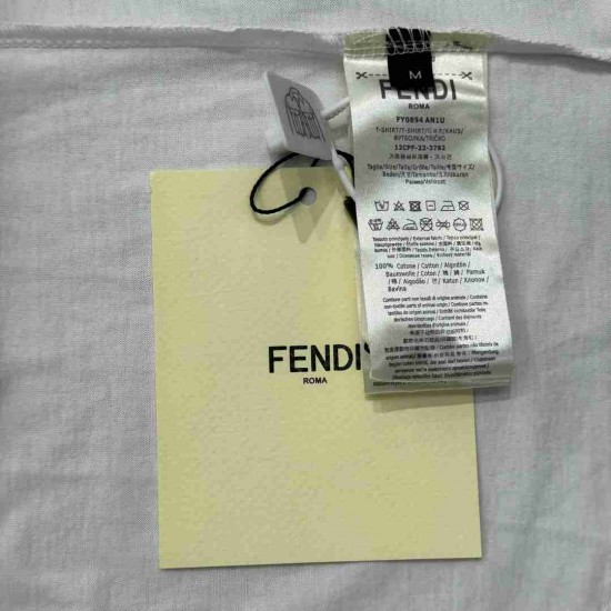 Fendi        T-shirt FEY0100