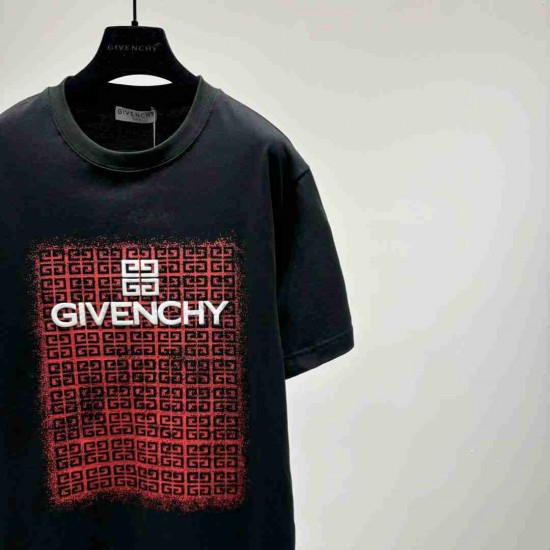Givenchy   T-shirt GVY0061
