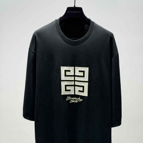 Givenchy    T-shirt GVY0062