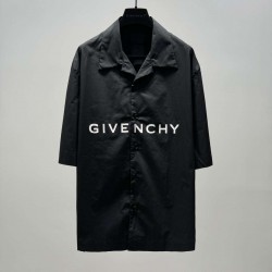 Givenchy    T-shirt GVY0064