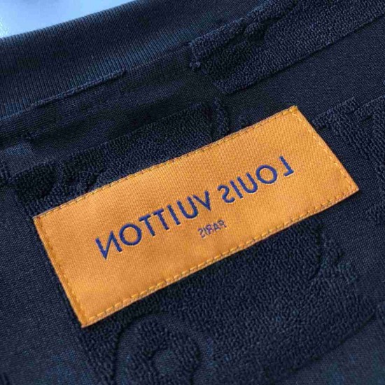 Louis   Vuitton T-shirt LVY0131