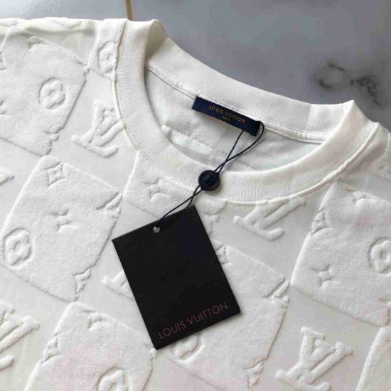 Louis   Vuitton T-shirt LVY0130