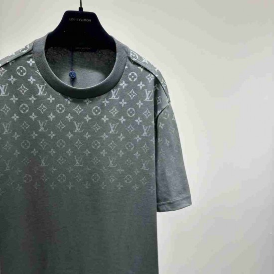 Louis      Vuitton T-shirt LVY0243