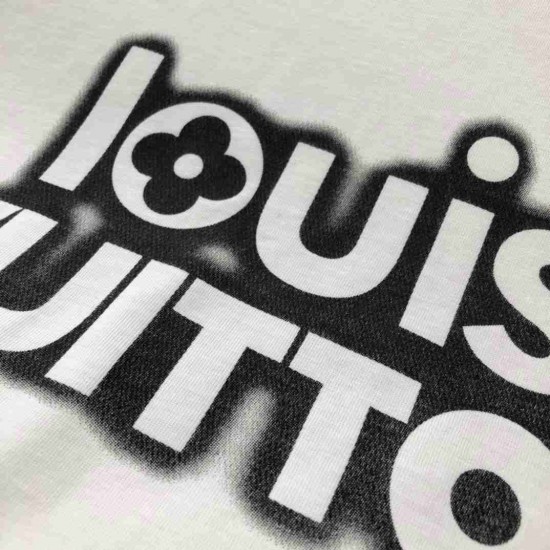 Louis            Vuitton  T-shirt LVY0291