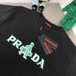 PRADA  T-shirt PAY0043